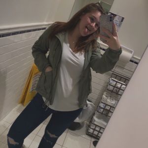 Meet your Posher, Sierra